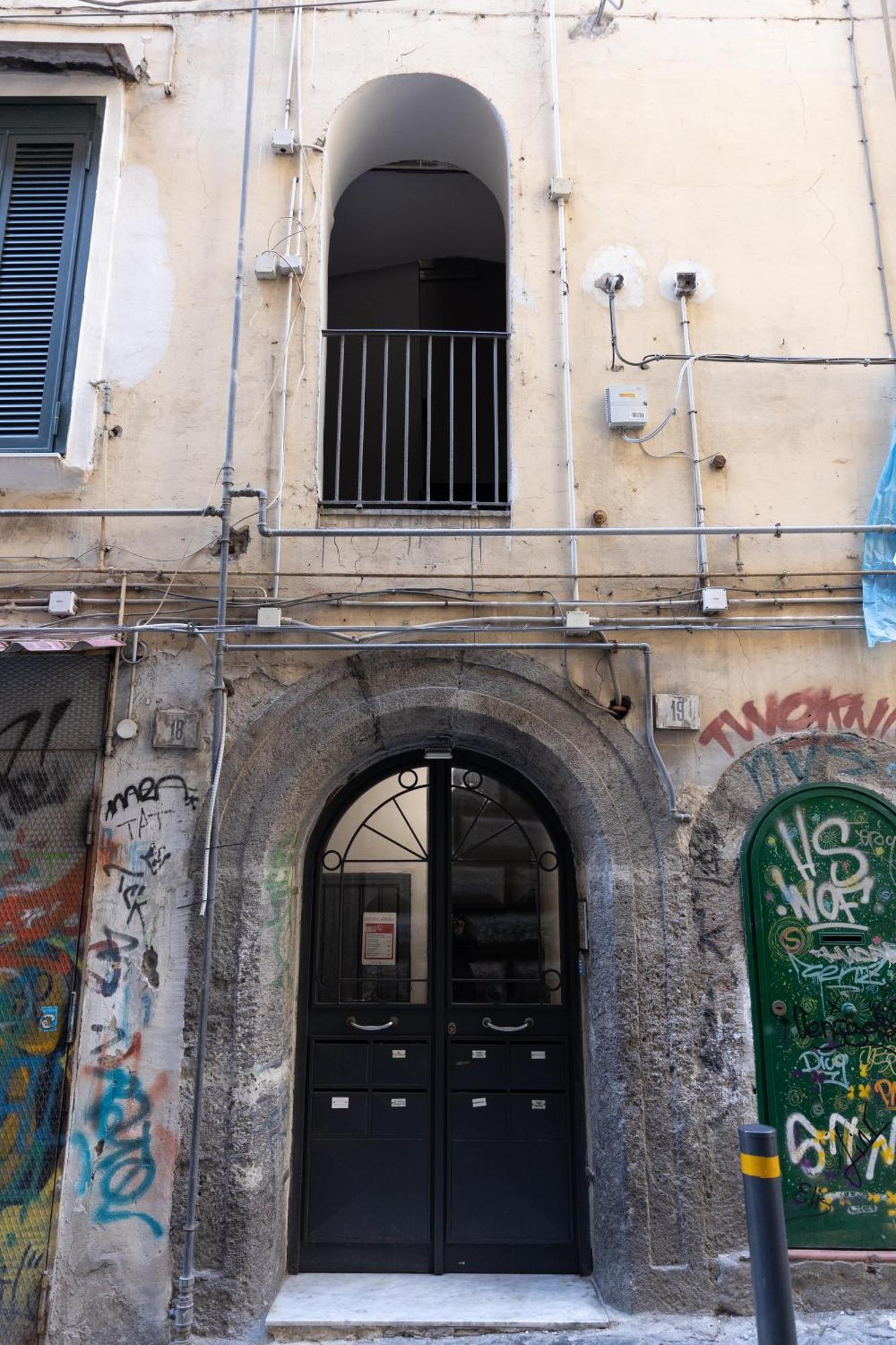 Famme Sta Cuiete Appartamento Napoli Centro Eksteriør billede